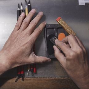 「黄綬褒章」受賞作家 小林　圓佳（こばやし　えんか）