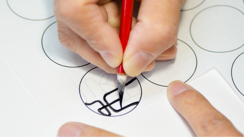 「黄綬褒章」受賞作家が生み出す、柔らかな手書き文字